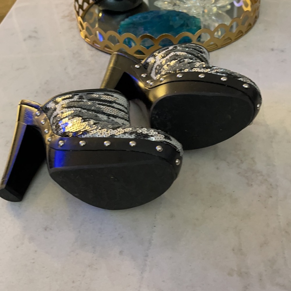 Coach Clogs, worn once.  Like new ✨✨ - Picture 3 of 4